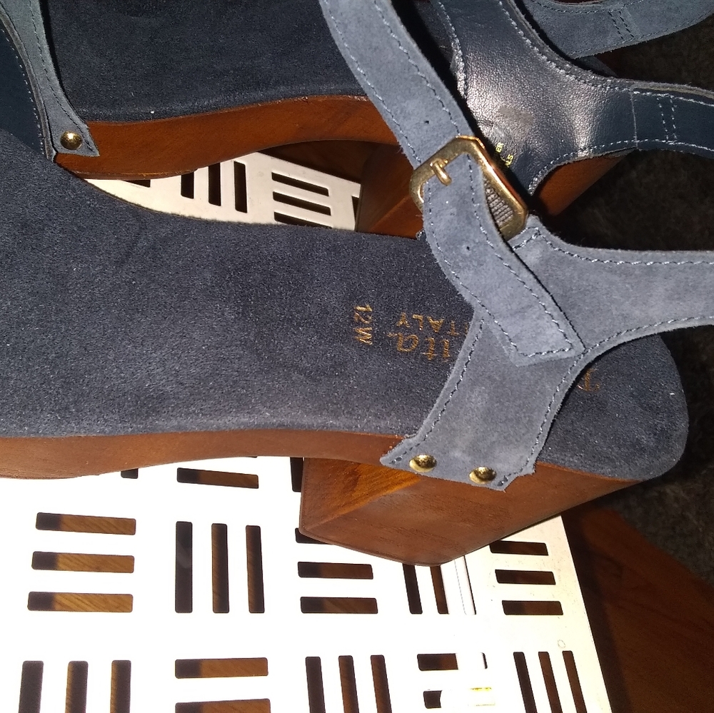 Van-Italy sandal by Bella Vita. Size 12W blue suede leather OBO - Picture 3 of 8